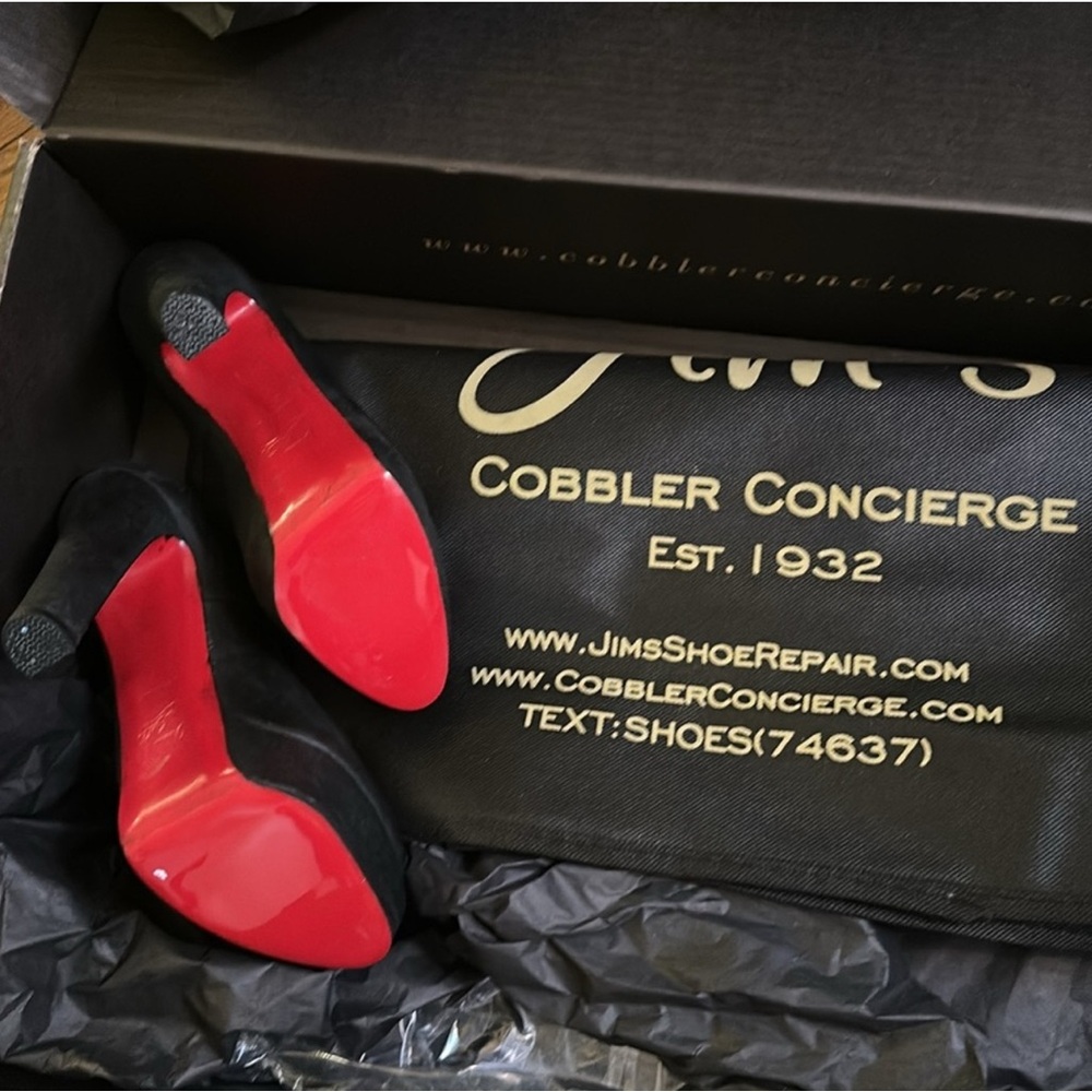 Christian Louboutin Black Platform Pumps 7.5 with perfect Soles EUC
